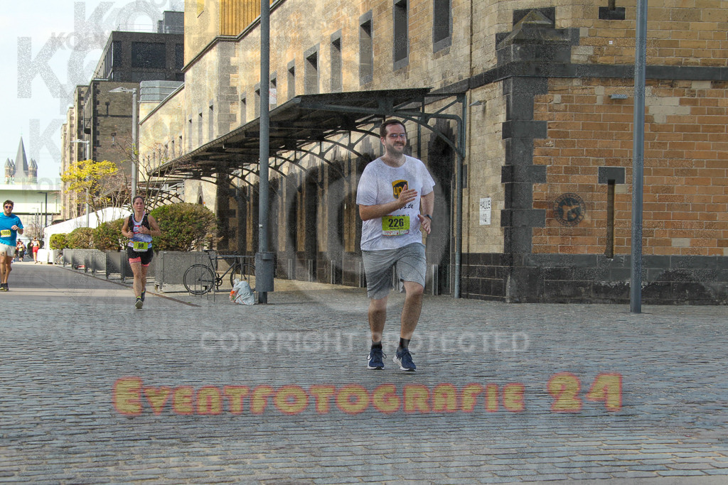 250920_1458_EV4_7744 | Sportfotografie im Rhein-Sieg Kreis, Köln, Bonn, NRW, Rheinland Pfalz, Hessen, etc. Unser Tätigkeitsfeld umfasst den Laufsport vom Volkslauf über den Marathon, Duathlon, Triathon bis zum Ultralauf wie Kölnpfad Ultra oder Schindertrail.