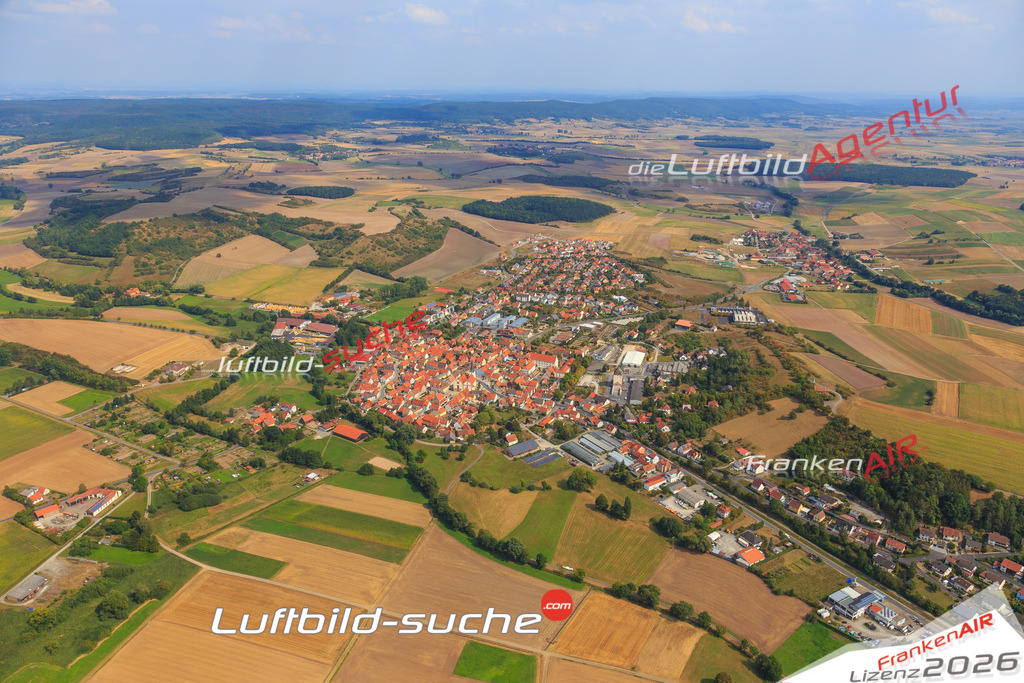 Luftbild von  Stadtlauringen - Luftaufnahme wurde 2016 von https://frankenair.de mittels Flugzeug (keine Drohne) erstellt - die Geschenkidee