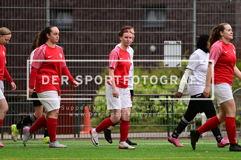 Fußball I Frauen I Saison 2025-2026 I Bezirksliga I 21. Spieltag I Harburger TB - Rahlstedter SC I 164142 | Der Sportfotograf. - Realisiert mit Pictrs.com