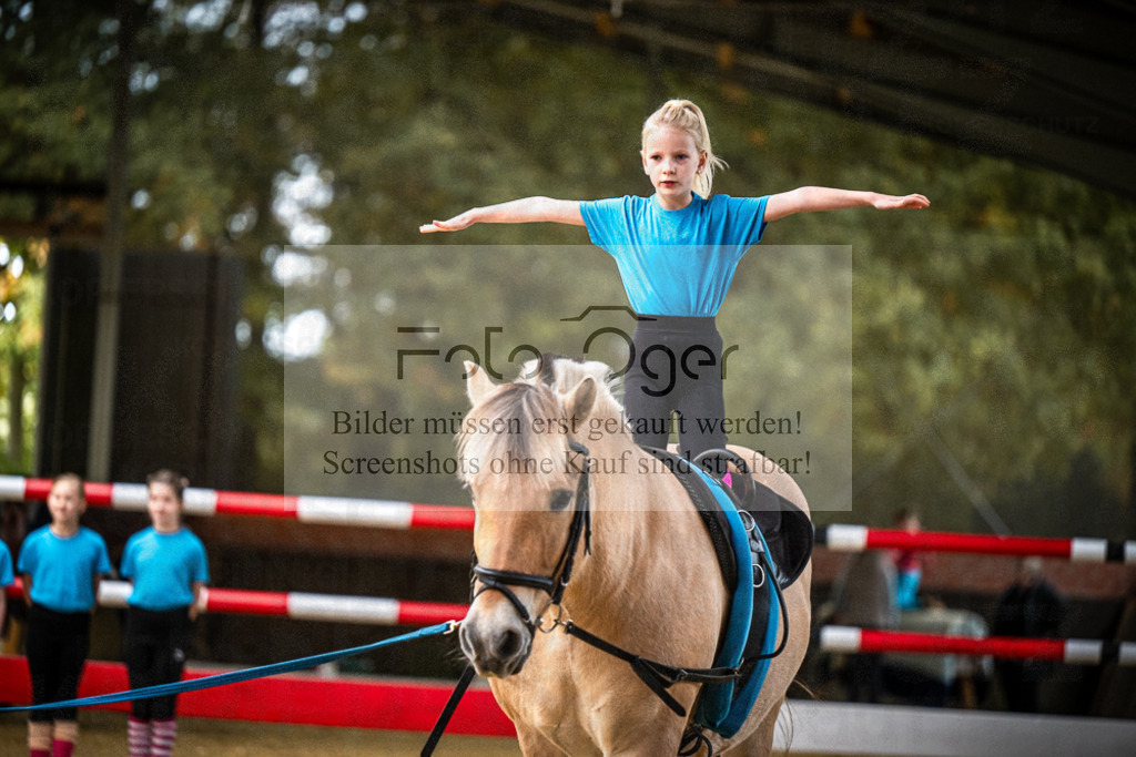 DOS_0103 | Entdecke hochwertige Reitturnierfotos von Foto Oger. Professionell, emotional und authentisch – jetzt Lieblingsmomente im Shop bestellen.Deutschlandweite Turnierfotografie. - Realisiert mit Pictrs.com