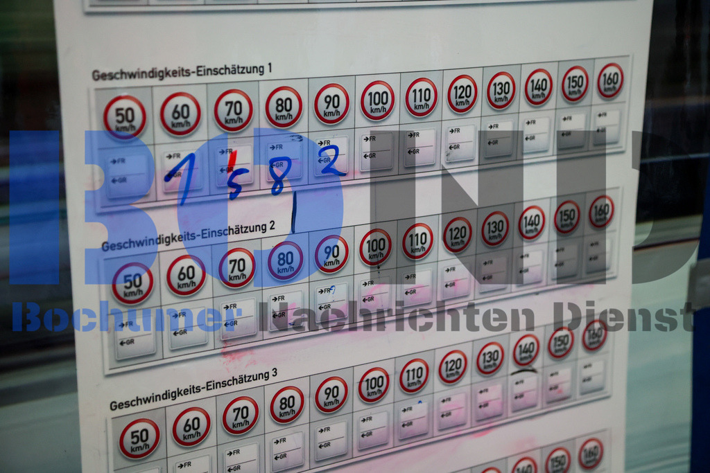 Sicherheitsparcours bei der Autobahn GmbH des Bundes {date} -  | {headline}



(Foto: Sebastian Sendlak / BOND)

 - Realisiert mit Pictrs.com