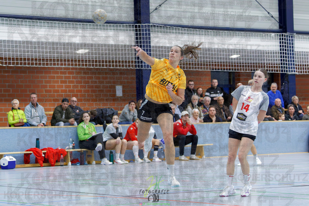 Frauen Oberliga Mitte (HHV); HSG Eibelshausen/Ewersbach - HSG Wettenberg II | Frauen Oberliga Mitte (HHV); HSG Eibelshausen/Ewersbach - HSG Wettenberg II am 13.12.2025 in Steinbrücken (Sporthalle am Hammerweiher)Photo © 2025 - Jörg Heinrich - Realisiert mit Pictrs.com