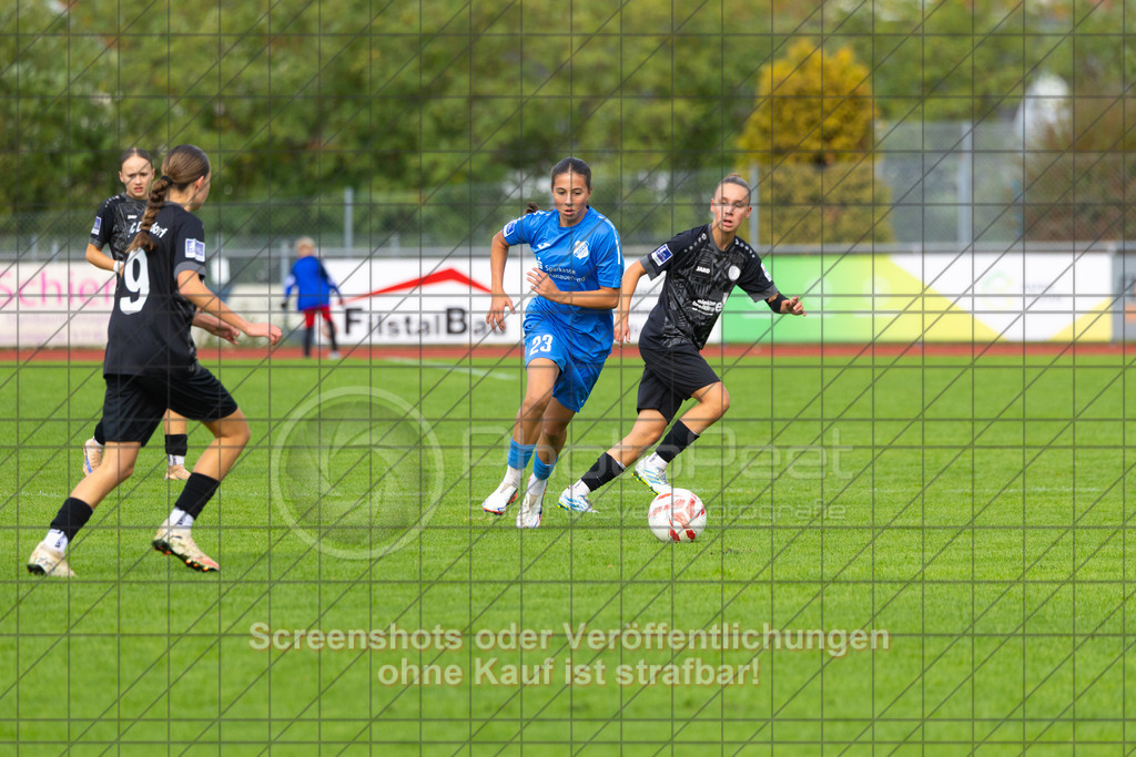 20261010_141406_0155_(c)_by_PhotoPeet | #,1.FC Donzdorf (schwarz) vs. SC Sand (blau), Fußball, EnBW-Oberliga B -Juniorinnen, 05. Spieltag, Saison 2026/2027, Rasenplatz Lautertal Stadion, Süßener Straße 16, 73072 Donzdorf, 10.10.2026 - 14:00 Uhr,Foto: PhotoPeet / Sport- &amp; Eventfotografie / Peter Harich