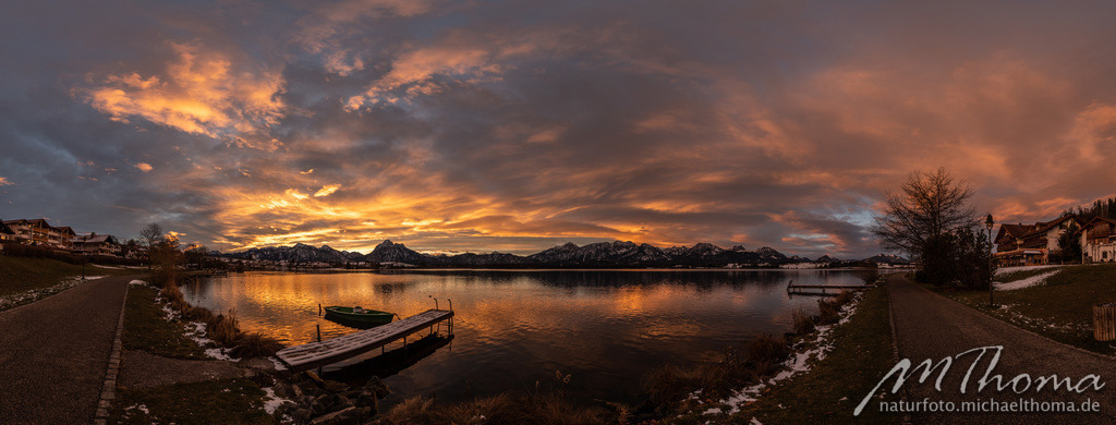 Sonnenaufgangspanorama Hopfensee | Dies ist der Online-Shop von naturfoto.michaelthoma.de. Ich bin leidenschaftlicher Naturfotograf und fotografiere von der Andromedagalaxie bis zum Zwergtaucher, von der Ameise bis zum Orionnebel alles was mit Natur zu tun hat. Hier kann eine Auswahl meine - Realisiert mit Pictrs.com