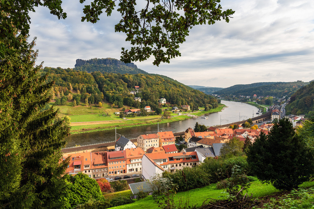Blick über die Elbe auf die Sächsische Schweiz | Blick über die Elbe auf die Sächsische Schweiz.
