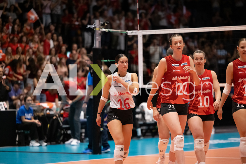 Austria v Switzerland - CEV European League Women | KRIENS, SWITZERLAND - JUNE 14: FIONA MAEDER of Switzerland, ORIANE HÄMMERLI of Switzerland and FABIANA MOTTIS of Switzerland during the CEV European League match between Austria and Switzerland at Pilatus Arena on June 14, 2026 in Kriens, Switzerland. - Realisiert mit Pictrs.com