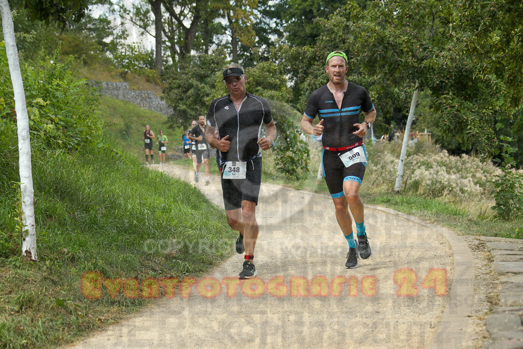 250824_1346_EX1_3600 | Sportfotografie im Rhein-Sieg Kreis, Köln, Bonn, NRW, Rheinland Pfalz, Hessen, etc. Unser Tätigkeitsfeld umfasst den Laufsport vom Volkslauf über den Marathon, Duathlon, Triathon bis zum Ultralauf wie Kölnpfad Ultra oder Schindertrail.