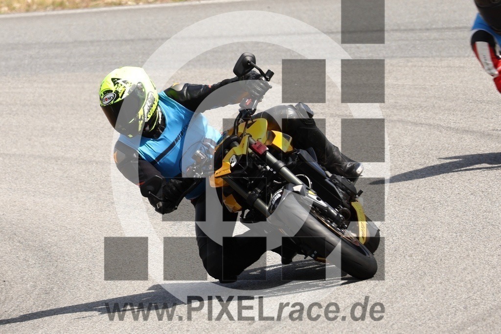 inst-20240518_10742 | Schöne Erinnerungen an spannende Momente - das festzuhalten ist unser Job. PIXELrace.de ist seit 2003 auf den Rennstrecken Europas unterwegs um die Action draußen beim Fahren und die wunderbare Stimmung imm Fahrerlager für euch einzufangen.