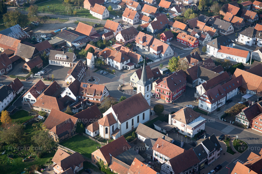 Aerial view: View of the town in Niederrœdern in the state Bas-Rhin, France.Photo: IMG_075677.jpg taken on 11/01/2014 by Werner Riehm/FLY-FOTO.comResolution of the original: 5472 x 3648 px