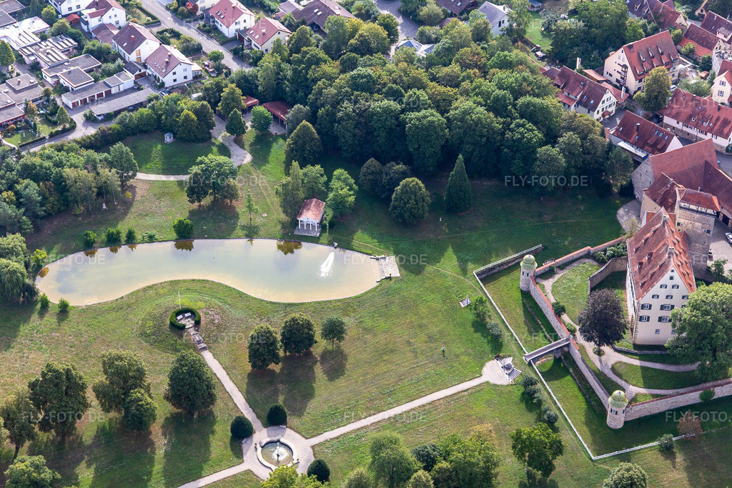 Luftbild: Schloßpark von Schloß und Orangerie Kilchberg im Ortsteil Kilchberg in Tübingen im Bundesland Baden-Württemberg in Deutschland. Foto: IMG_008732.jpg vom 27.08.2020 durch Werner Riehm/FLY-FOTO.de