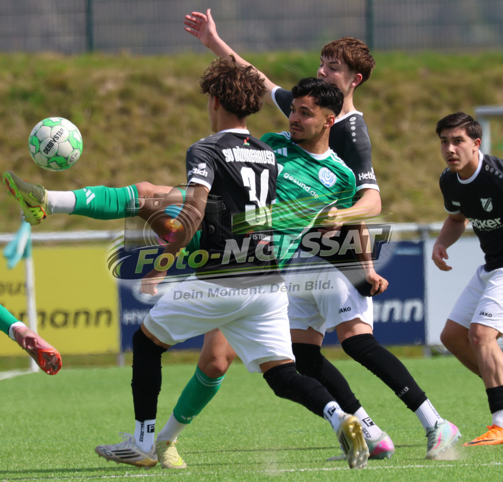SV Rödinghausen - MSV Duisburg | Auf dem Bild zu sehen: schwarz SV Rödinghausen ; grün MSV Duisburg: SV Rödinghausen, MSV Duisburg, Saison 25/26, A-Jugend, Testspiel, Rödinghausen, Deutschland - Realisiert mit Pictrs.com