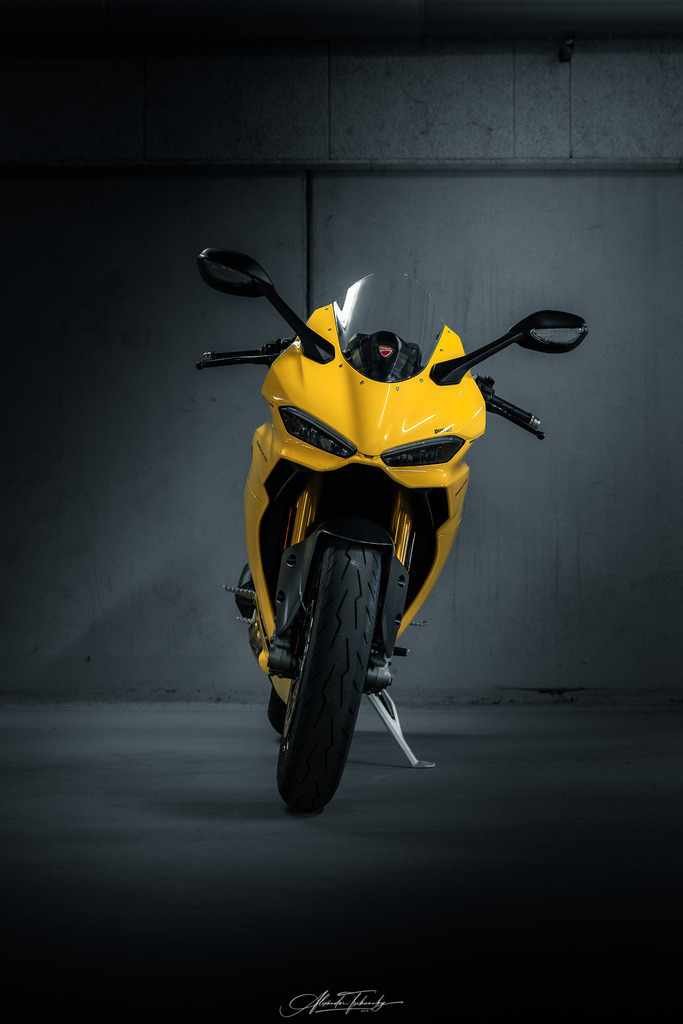 Ducati Panigake V2S | Entdecken Sie die faszinierende Welt von Alexander Tschuncky Arts: Kreative Fotografie, atemberaubende Automobilkunst und hochwertiger Bilderdruck. Lassen Sie sich inspirieren! - Realisiert mit Pictrs.com
