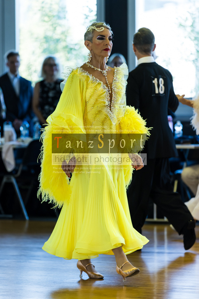 20250906_LM_By_Masters-III-S-Std_6304 | Tanzsportbilder, Standardtanz, Lateintanz, WDSF, DTV, LTVB, dancecomp, goc, hessen tanzt, blaues band der spree, walzer, tango, wiener walzer, slowfox, quickstepp, samba, rumba, cha-cha-cha, paso doble. jive, hd-kroft photography, turniertanzsport