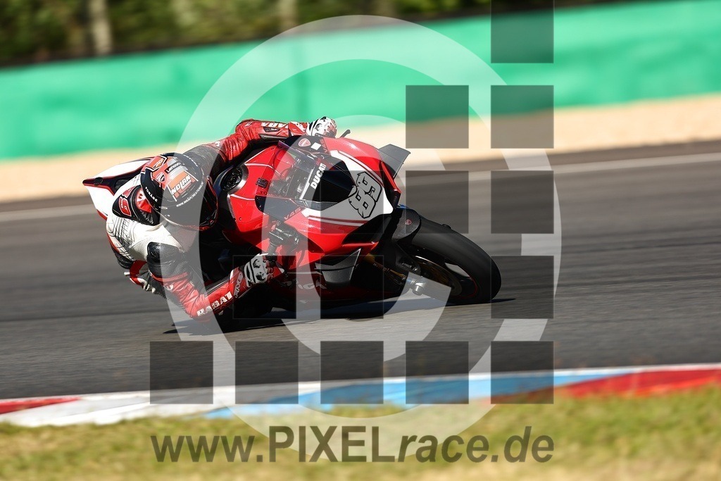 0089-20250829_00196 | Schöne Erinnerungen an spannende Momente - das festzuhalten ist unser Job. PIXELrace.de ist seit 2003 auf den Rennstrecken Europas unterwegs um die Action draußen beim Fahren und die wunderbare Stimmung imm Fahrerlager für euch einzufangen.