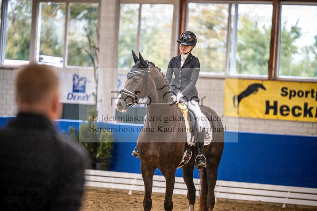 DOS_0014 | Entdecke hochwertige Reitturnierfotos von Foto Oger. Professionell, emotional und authentisch – jetzt Lieblingsmomente im Shop bestellen.Deutschlandweite Turnierfotografie. - Realisiert mit Pictrs.com
