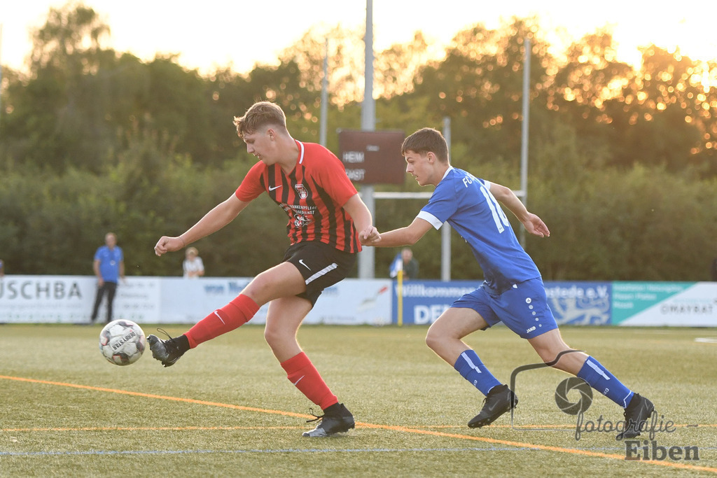 FC Rastede-Heidmühler FC | B-Jugend Bezirkspokal; FC Rastede (blau)-Heidmühler FC (rot) am 16.08.2023; in Rastede (Sportanlage Köttersweg), Photo: Philip Eiben 2023 - Realisiert mit Pictrs.com