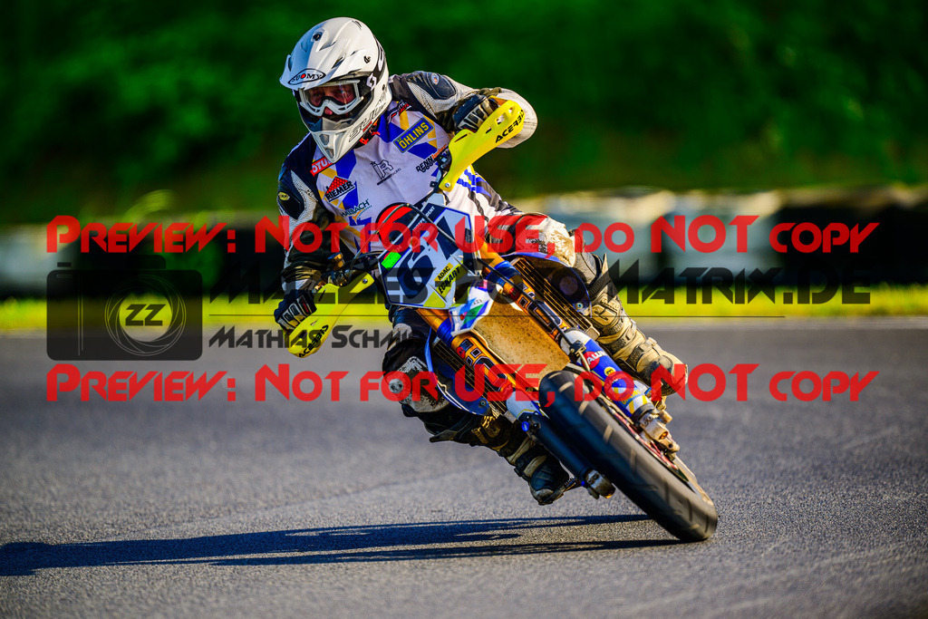 MaZZes_FotoMatrix_240511_6007705_6757 | UE40