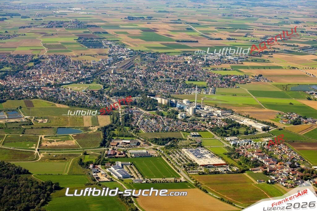 Das Luftbild zeigt : Pankofen Plattling - Die Luftaufnahme wurde 2023 vom UL-Flugzeug aus erstellt ( keine Drohne ) - Hochauflösende Luftaufnahme - Für grossformatige Ausdrucke geeignet. Die Geschenkidee !Mit Lizenz und Bildrechte bestellbar