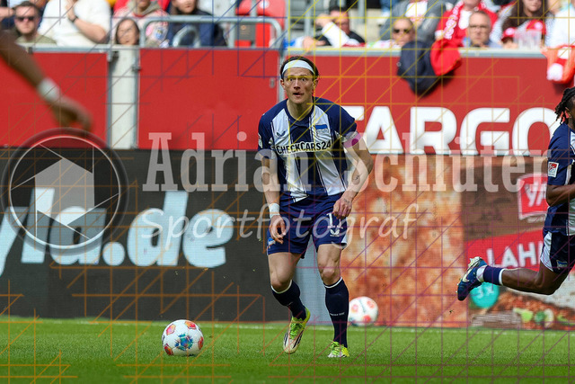 22.03.2026, GER, Fussball, Herren, 2. BL, Saison 2025/2026, Fortuna Düsseldorf - Hertha BSC Berlin | Fabian Reese (Hertha) in Aktion am Ball, Einzelaktion 