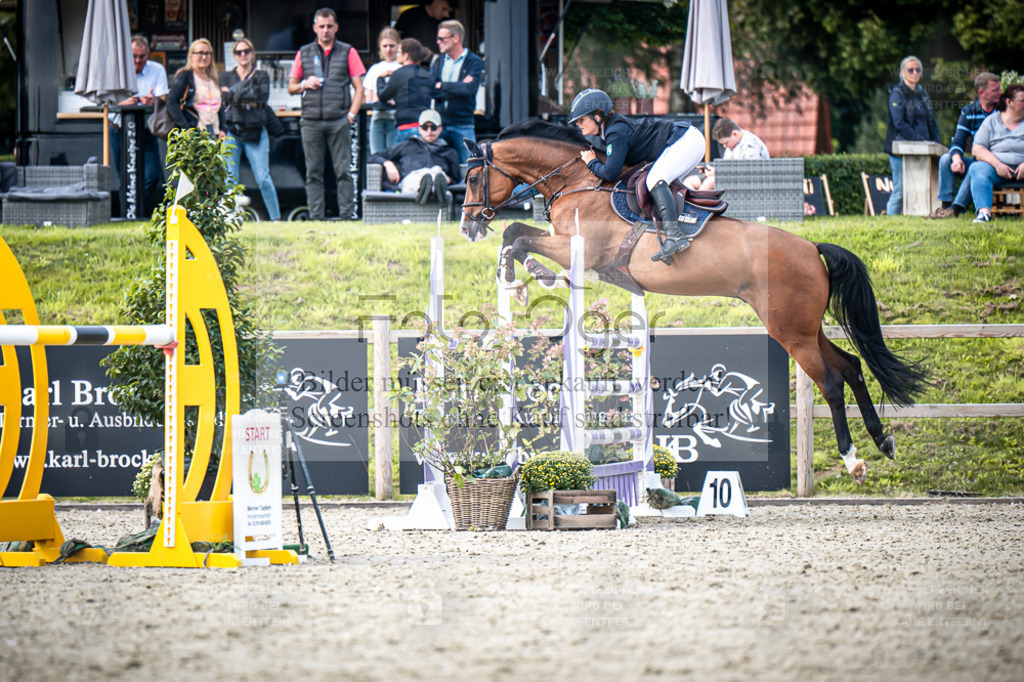 DOS_6953 | Entdecke hochwertige Reitturnierfotos von Foto Oger. Professionell, emotional und authentisch – jetzt Lieblingsmomente im Shop bestellen. - Realisiert mit Pictrs.com