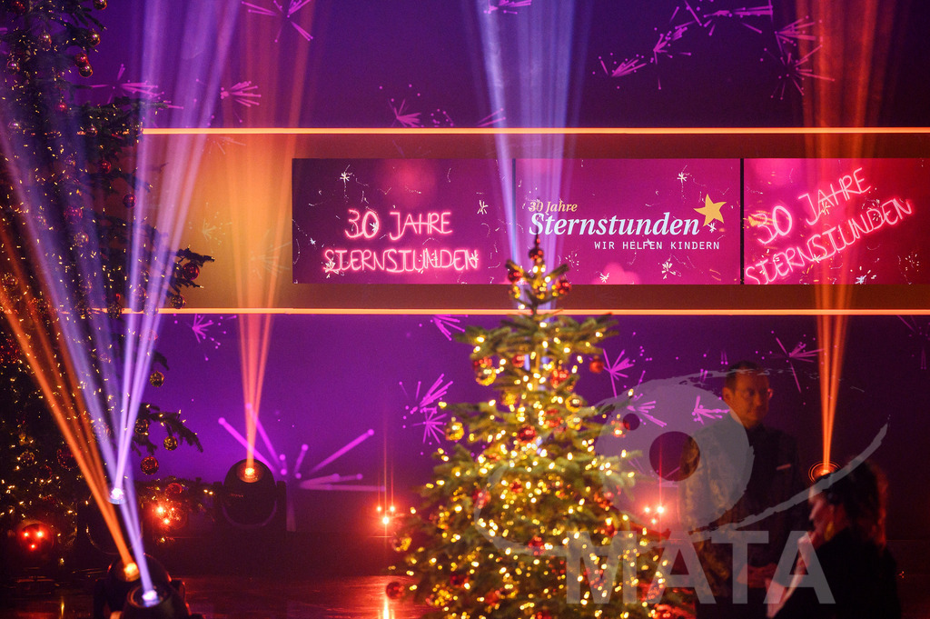 _DWI6036 | 30 Jahre Sternstunden-Gala 2023 in der Frankenhalle. Nürnberg, 15.12.2023 - Realisiert mit Pictrs.com
