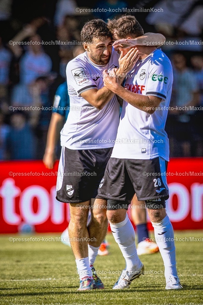 xkwix09082502050 | 09.08.2025, xkwix, Fußball, Liga3, SC Verl - SV Wehen Wiesbaden, Sportclub Arena: Torjubel nach dem Tor zum 2:2 durch Berkan Taz (SC Verl #10) 