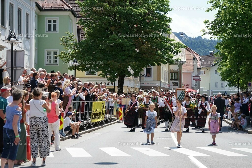 26-SCHATTWALD-Bundesmusikfest-2023-Juni16-Reutte-DSC06702 | Info aus dem Bezirk Reutte/Ausserfern Tirol sowie eine umfangreiche Bilddatenbank über die gesamte Region: Lechtal, Talkessel Reutte, Tannheimertal, Zwischentoren. Lech, Plansee, Zugspitze, Grenztunnel, B179, Fernpassstraße, Verkehr, Lawinen, Tradition, - Realisiert mit Pictrs.com