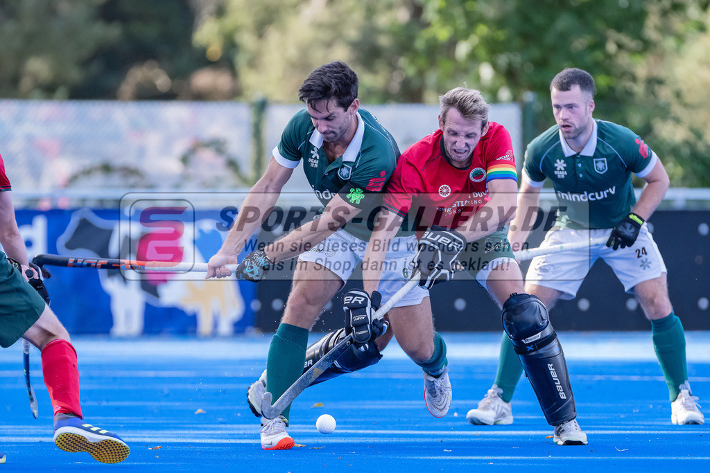 HK_20231007_105231 | 1.Bundesliga Herren Crefelder HTC - Uhlenhorst Mülheim am 7.10.2023 CHTC, Krefeld , Lukas Windfeder ( UHlenhorst Mülheim ) , Niklas Wellen ( Crefelder HTC 10 )