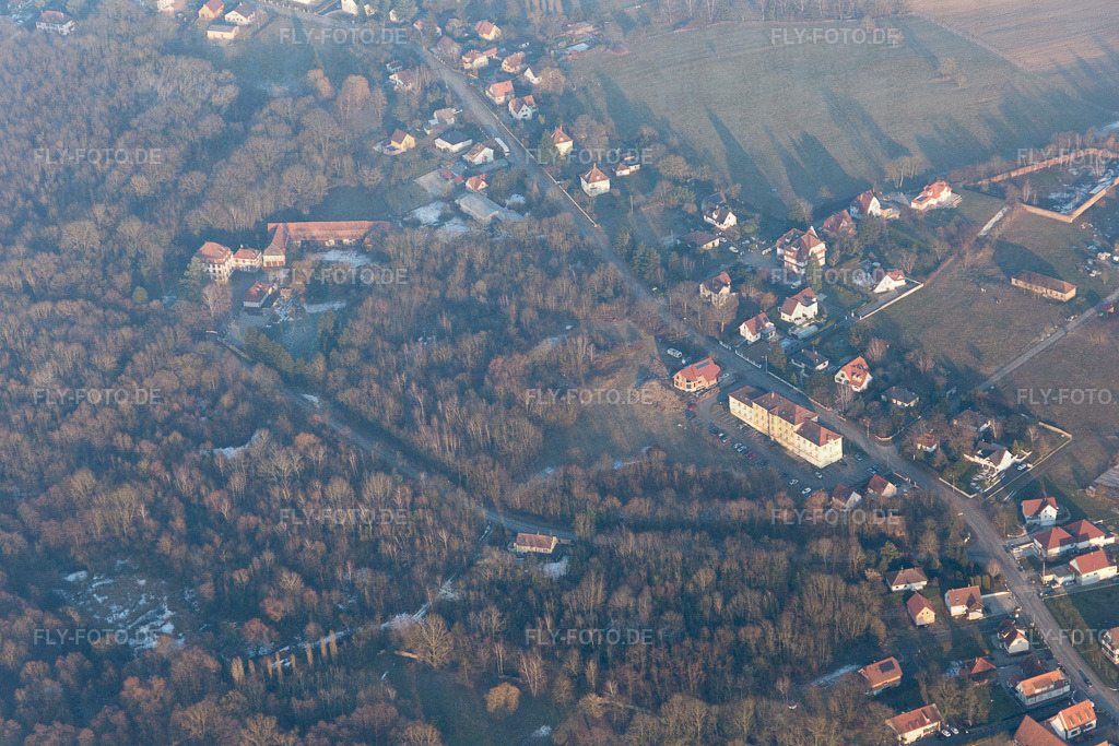 Ortsansicht | Luftbild: Ortsansicht in Preuschdorf im Bundesland Bas-Rhin in Frankreich. Foto: IMG_096360.jpg vom 21.01.2017 durch Werner Riehm/FLY-FOTO.de - Realisiert mit Pictrs.com