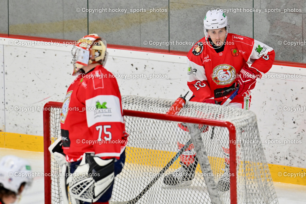 ESV Ferlach vs. UECR Eisbären Huben | #10 Zusevics Zintis Nauris ESV Ferlach, #75 Kropiunig Ralf ESV Ferlach, ESV Ferlach vs. UECR Eisbären Huben, ESV Ferlach vs. UECR Eisbären Huben am 31.10.2025 in Ferlach (HTC Eishalle Ferlach), Austria, (Photo by Bernd Stefan)