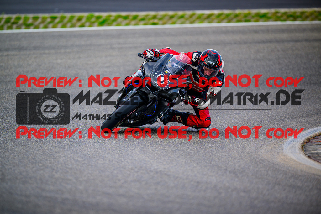 MaZZes_FotoMatrix_240910_6007705_6562 | WEISS