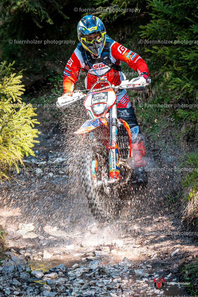 fuernholzer_250501-C2-56-2 | Fotografische Impressionen von der Red Stag Enduro Extreme by fuernholzer-photography.com. Endurosport in Österreich fotografisch festgehalten von fuernholzer. Auftragsfotografie für Private, Gewerbefotos und Industriefotografie. Eventfotografie, Sportfotografie und Motorsportfotografie. Anbieter von Fotoworkshops, Fototraining, fotografischen Vorträgen und Fotoseminaren.