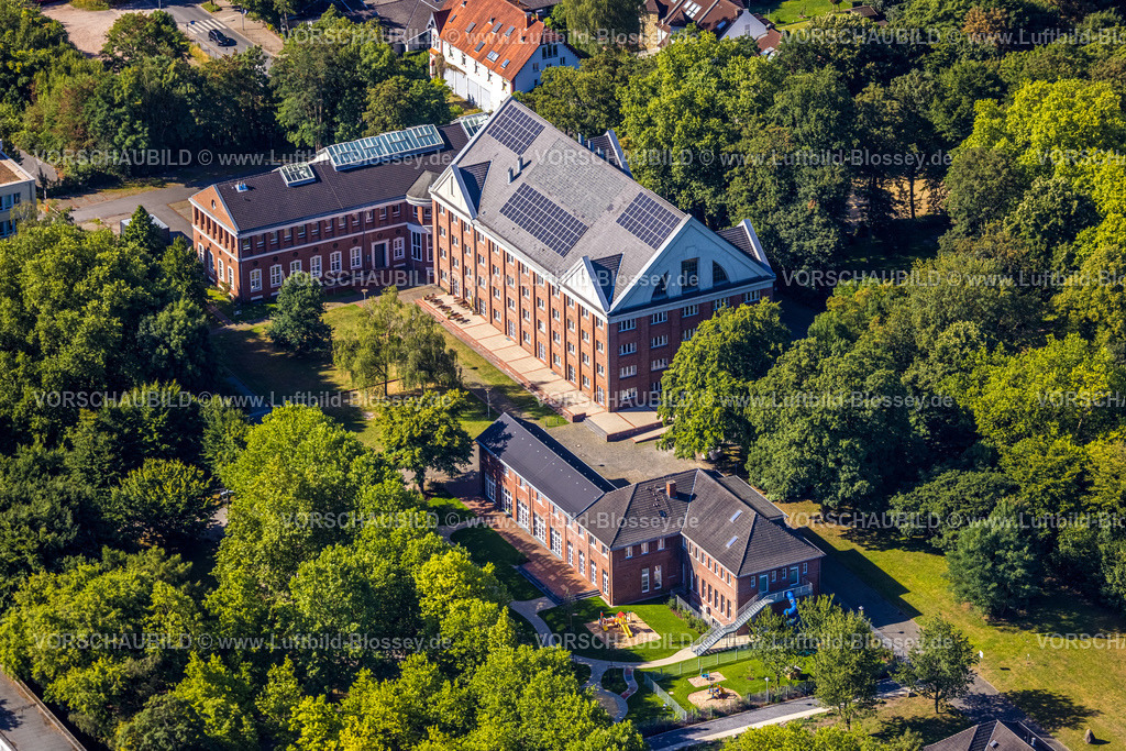Gelsenkirchen220801379 | Luftbild, Neues Pumpwerk-Gebäude der Emschergenossenschaft nahe der Sutumer Brücken auf der Schleuseninsel zwischen Rhein-Herne-Kanal und Fluss Emscher, Schalke-Nord in Gelsenkirchen, Ruhrgebiet, Nordrhein-Westfalen, Deutschland