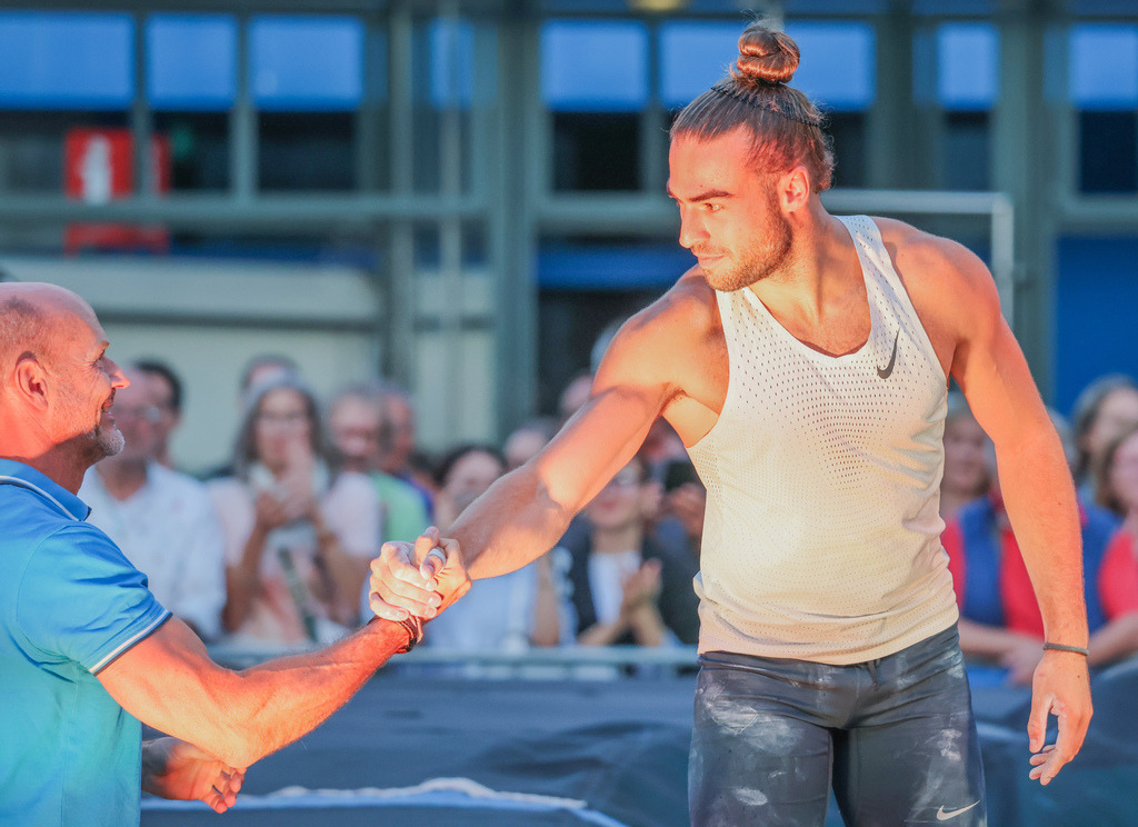 top-top.de-250828-344 | Foto, Video, Fotografie, Videografie, Fotobox, DJ, Discjockey, Musik, Musikbox, Veranstaltung, Photobooth, Amazon, Ebay, Buchtipp, Bestseller, Autor, Verlag, Buch, Wesel, Hamminkeln, NRW, Dinslaken, Rees, Drohne, Hochzeit, Party, Fotobox, Wesel, Fotograf