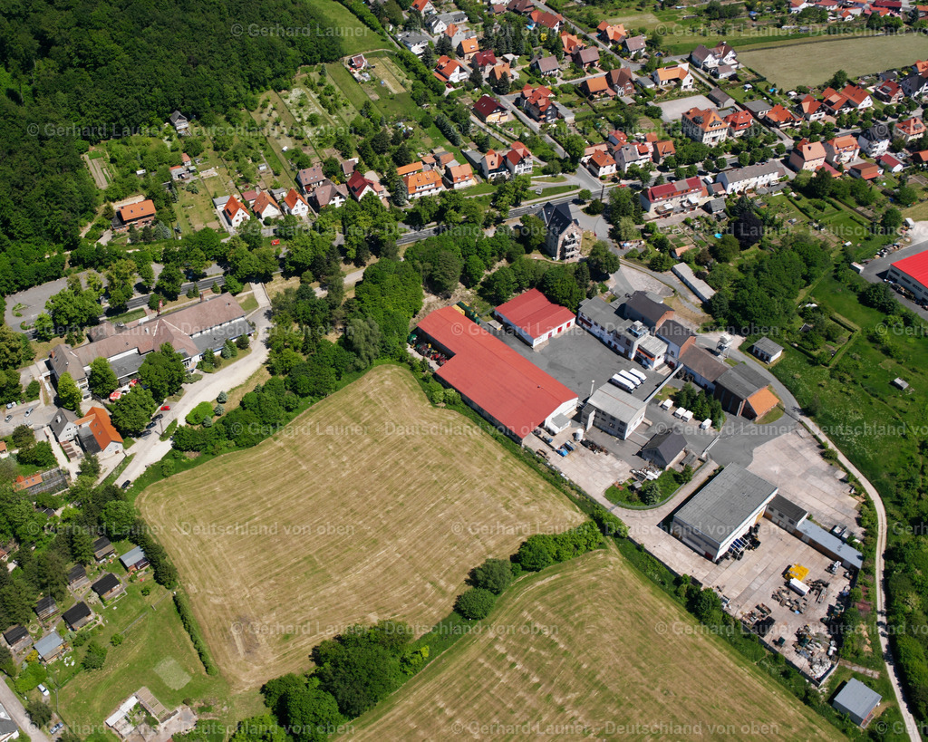 2634277 | LEINEFELDE-WORBIS 16.06.2006 Gebäude und Produktionshallen auf dem Werksgelände der Brauerei "Brauerei Neunspringe Worbis GmbH" an der Neunspringer Straße im Ortsteil Worbis in Leinefelde-Worbis im Bundesland Thüringen, Deutschland. // Building and production halls on the premises of the brewery "Brauerei Neunspringe Worbis GmbH" on street Neunspringer Strasse in the district Worbis in Leinefelde-Worbis in the state Thuringia, Germany. Foto: Gerhard Launer
