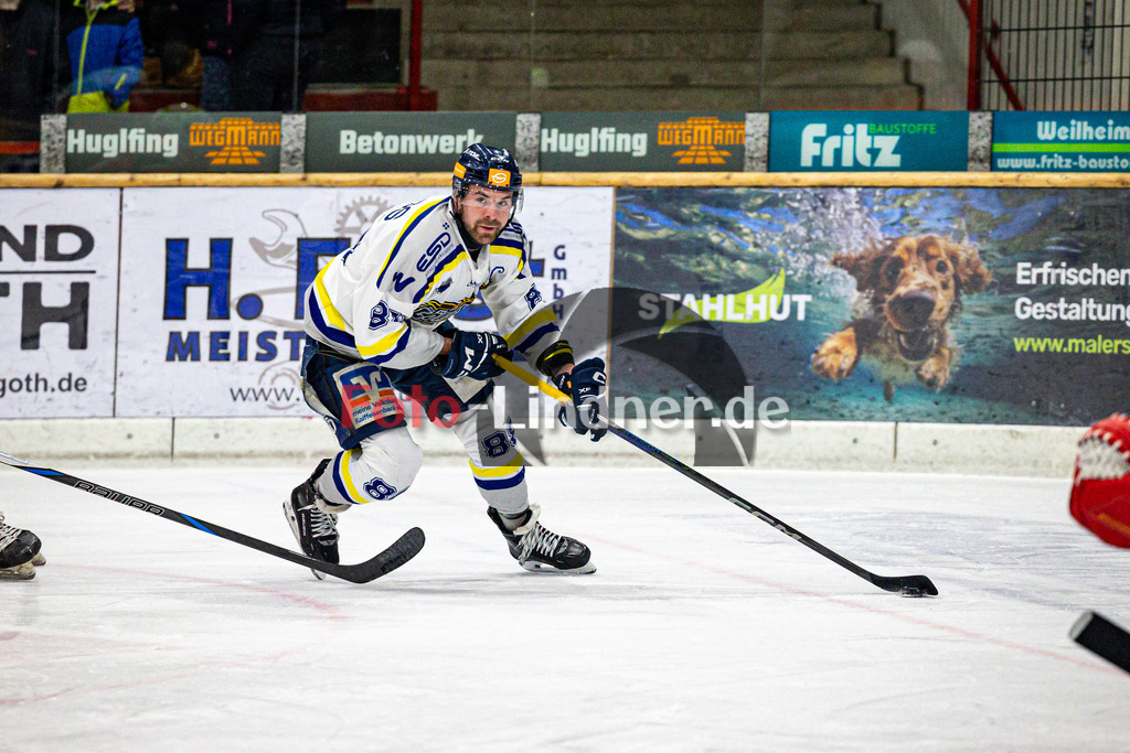 TSV Peißenberg MINERS gegen EHC Waldkraiburg DIE LÖWEN | Eishockey Bayernliga Herren Vorrunde 2024/25, TSV Peißenberg MINERS gegen EHC Waldkraiburg DIE LÖWEN, 20250124,Nico VOGL (EHC Waldkraiburg 88) in Aktion,2025-01-24 in Peißenberg (Eisstadion Peißenberg)Nico VOGL (EHC Waldkraiburg 88)Copyright: WolfgangxLindner foto-lindner.de