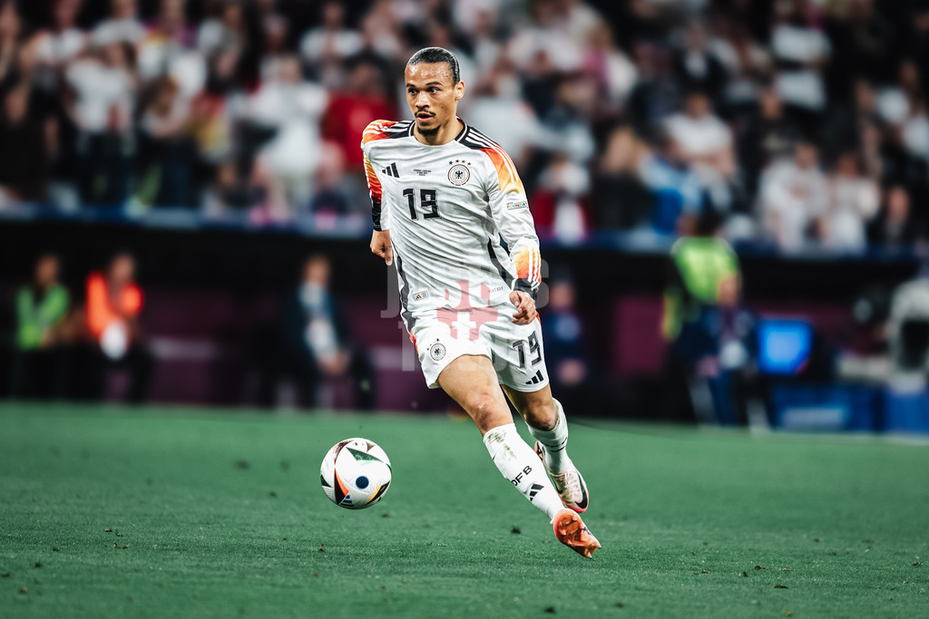 Fußball | Herren | UEFA-Fußball-Europameisterschaft 2024 | MD1 | Gruppe A | Deutschland vs. Schottland | 14.06.2024 | Leroy Sane (#19, Deutschland) am Ball