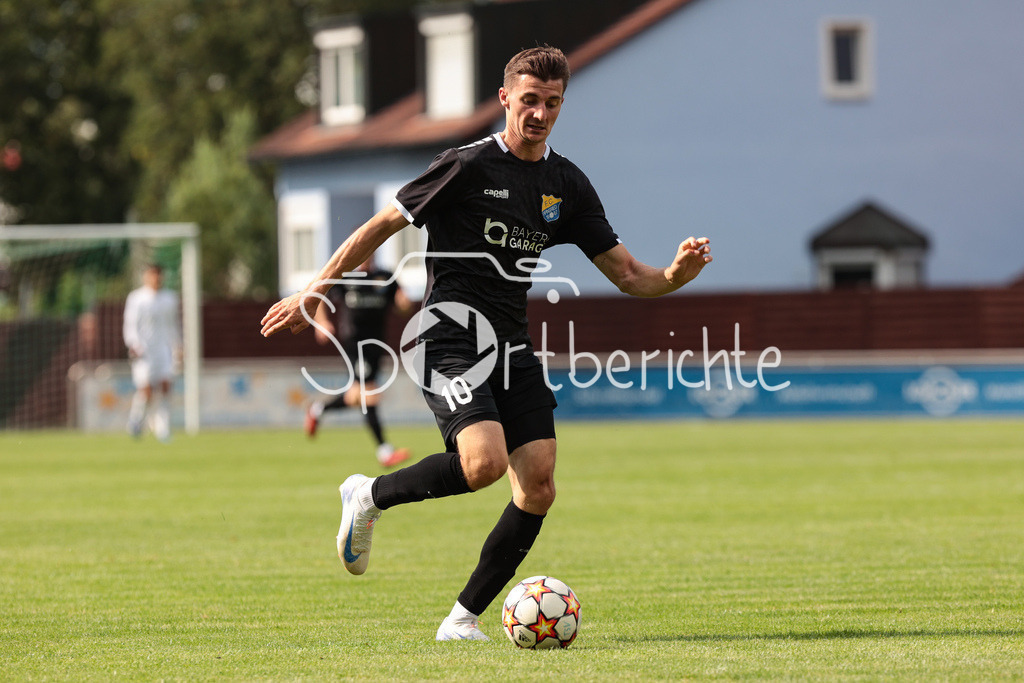 TSV 1861 Nördlingen - FC Pipinsried | am Ball Michael BACHHUBER (FCP #10)