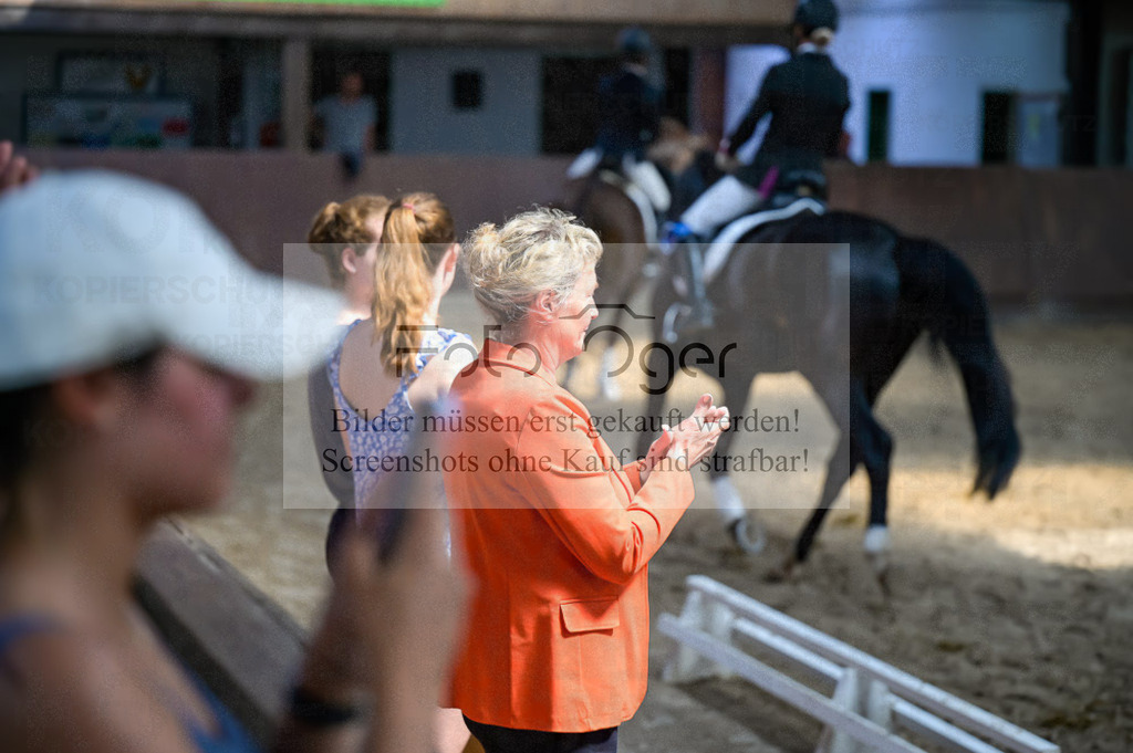 Reitturnier Voxtrup | Entdecke hochwertige Reitturnierfotos von Foto Oger. Professionell, emotional und authentisch – jetzt Lieblingsmomente im Shop bestellen.Deutschlandweite Turnierfotografie. - Realisiert mit Pictrs.com