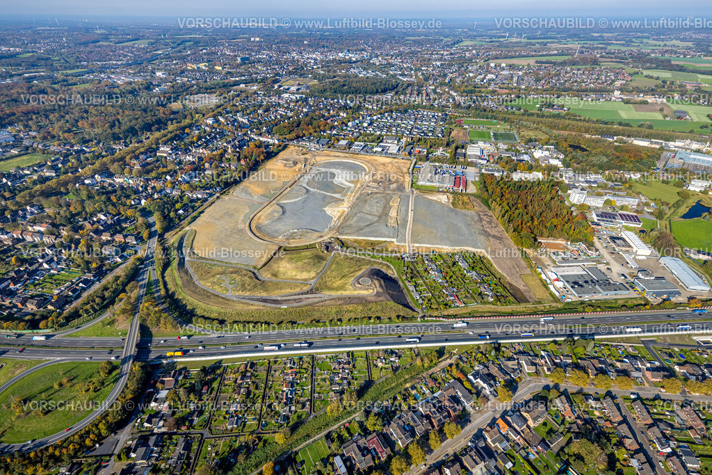 Recklinghausen241017150SER | Luftbild der ehemaligen Trabrennbahn Recklinghausen, an der Autobahn A2, mit nördlicher Tangente der Blitzkuhlenstraße, König-Ludwig, Recklinghausen, Ruhrgebiet, Nordrhein-Westfalen, Deutschland