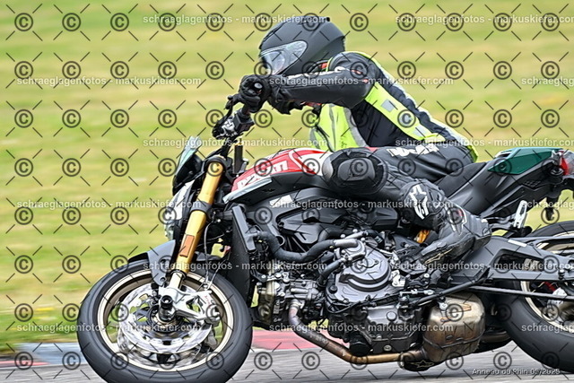 25bt02-0293 | markuskiefer.com - Realisiert mit Pictrs.com