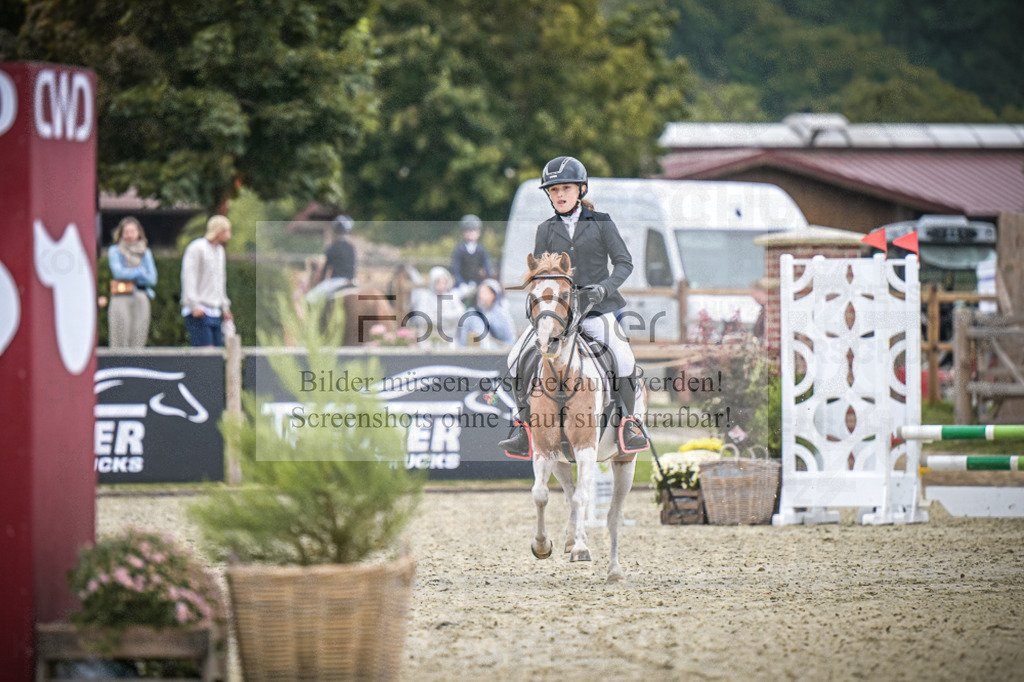 DOS_0080 | Entdecke hochwertige Reitturnierfotos von Foto Oger. Professionell, emotional und authentisch – jetzt Lieblingsmomente im Shop bestellen.Deutschlandweite Turnierfotografie. - Realisiert mit Pictrs.com