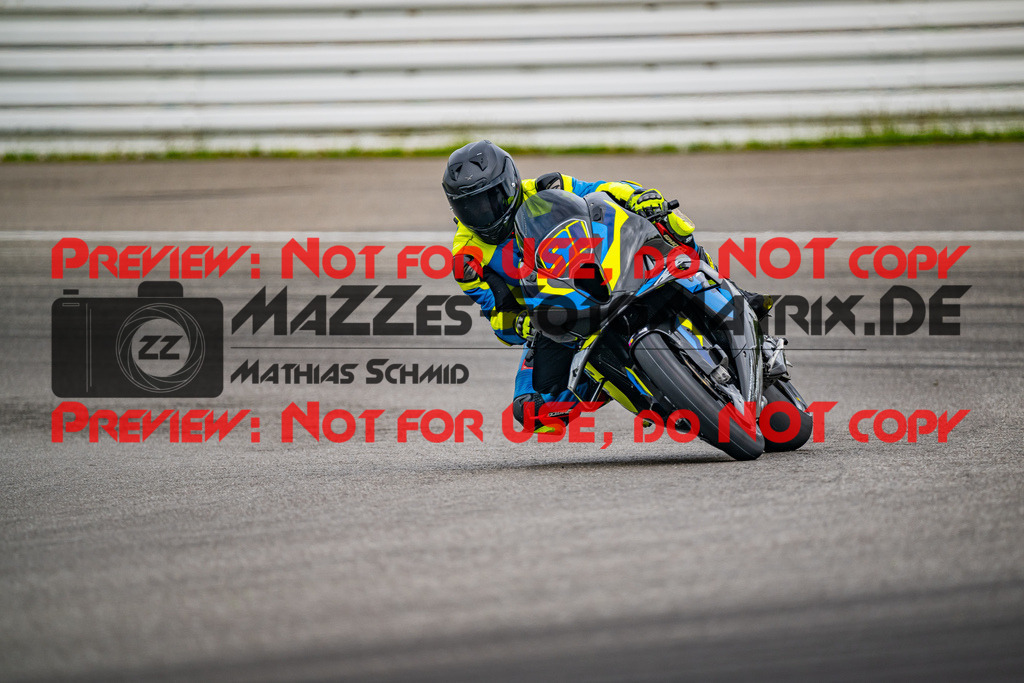 MaZZes_FotoMatrix_240701_6007705_3223 | WEISS