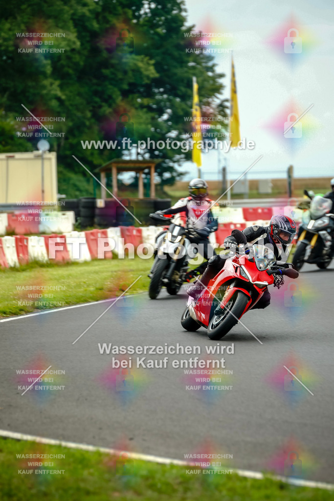 VBK-4186 | Hier findet Ihr Bilder von Touristenfahrten auf der Nürburgring Nordschleife oder von anderen Veranstaltungen die ich besucht habe. Viel Spass beim Durch Schauen 