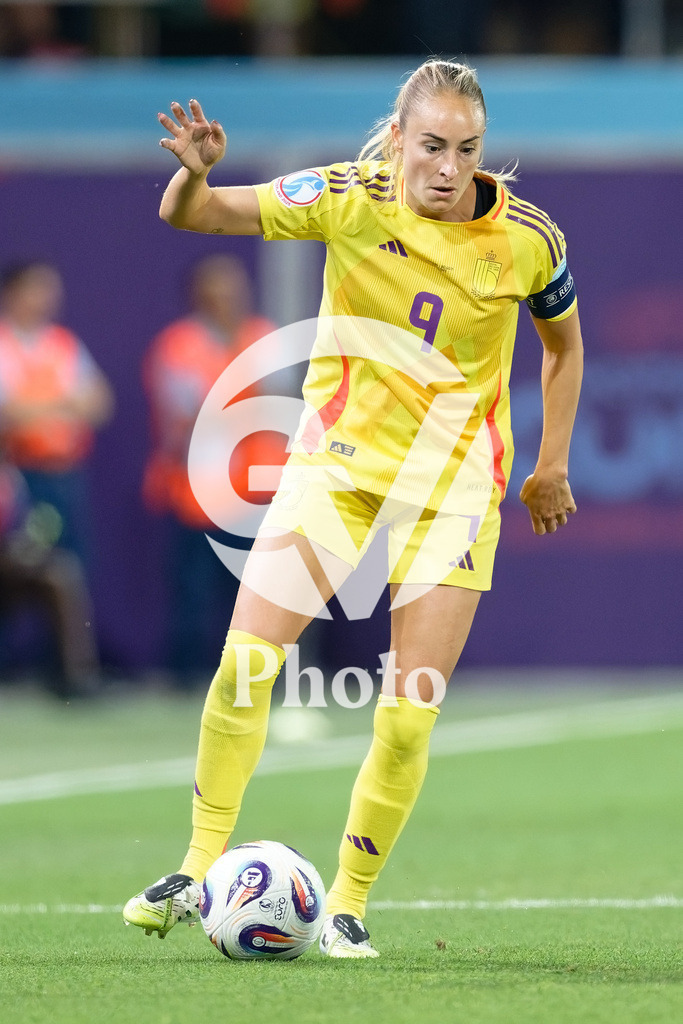 Portugal v Belgium: UEFA Women's EURO 2025 Group B | SION, SWITZERLAND - JULY 11: Tessa Wullaert of Belgium controls the ball  during the UEFA Women's EURO 2025 Group B match between Portugal and Belgium at Stade de Tourbillon on July 11, 2025 in Sion, Switzerland. (Photo by Giuseppe Velletri/Sports Press Photo/Getty Images)