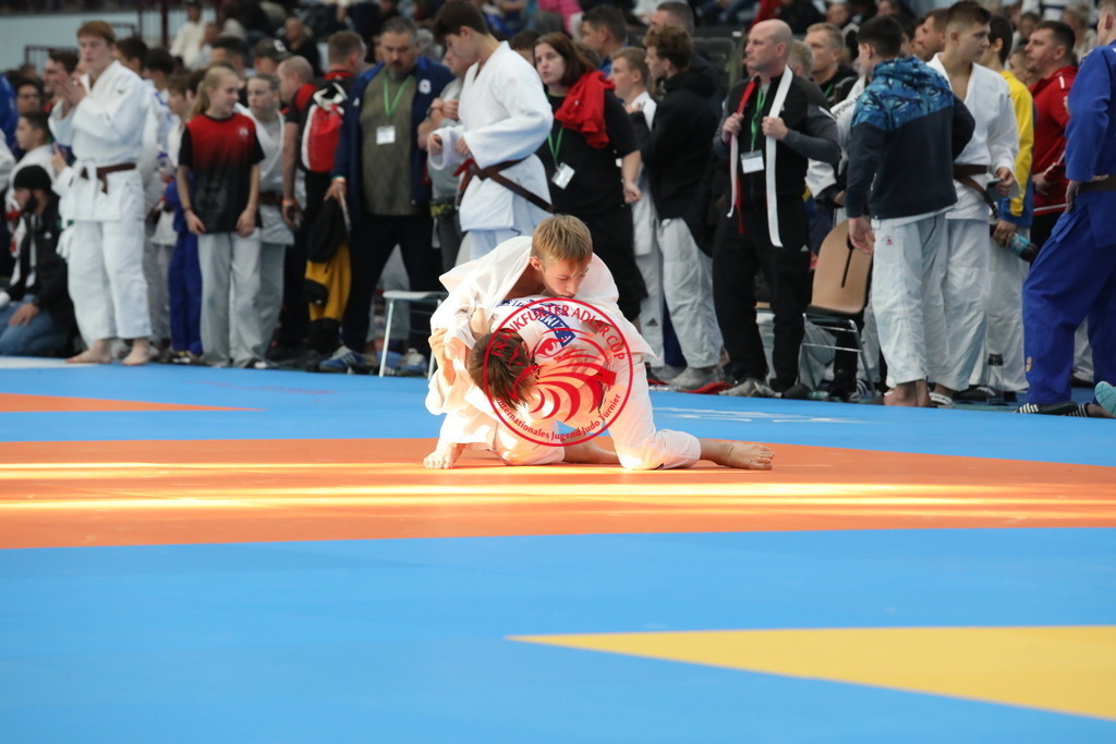 1J7A2309 | Fotos vom Adler Cup - Pictures from Adler Cup

Hier findet Ihr alle Eindrücke und großen Momente der Adler Cup Wochenenden. Here you will find all impressions and great moments of the Adler Cup weekends. - Realisiert mit Pictrs.com