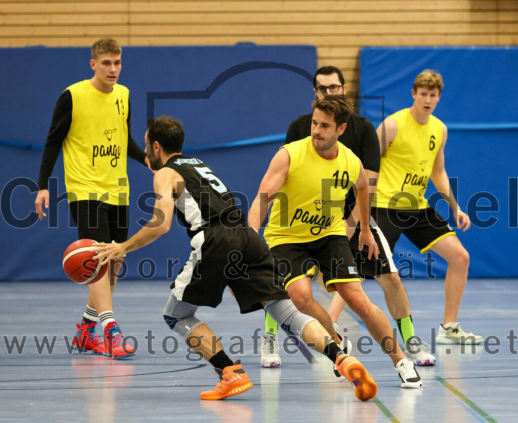 2022-12-04_059_SG_Poing_gegen_TSV_Muenchen_Ost_4 | Poing, Deutschland, 04.12.2022:
Basketball, Bezirksklasse 2021 / 2022, 8. Spieltag, SG Poing gegen TSV München Ost 4, Endergebnis: 37:65

Foto: Christian Riedel / fotografie-riedel.net