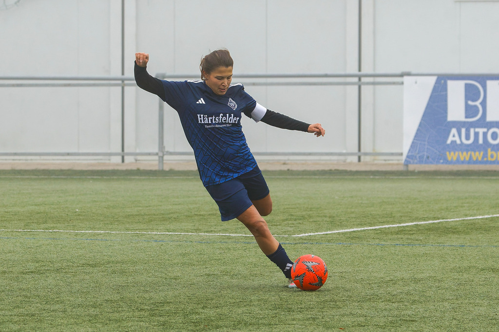 FCH-HÄR_251019_6311 | Fotopresso – Sportfotografie in Heidenheim & Umgebung. Professionelle Sportfotografie für unvergessliche Momente. Dynamische Action-Shots, emotionale Szenen & hochwertige Bilder. - Realisiert mit Pictrs.com