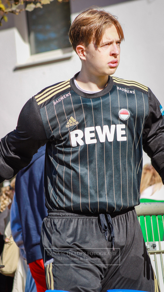 Rot - Weiß Köln - Havesterhuder THC 09.10.22-24 | lanaschraderfotografie - Realisiert mit Pictrs.com