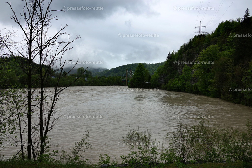 welltvi-Ulrichsbruecken-B179-Pinswang-Hochwasser-21052019-DSD01400 | Info aus dem Bezirk Reutte/Ausserfern Tirol sowie eine umfangreiche Bilddatenbank über die gesamte Region: Lechtal, Talkessel Reutte, Tannheimertal, Zwischentoren. Lech, Plansee, Zugspitze, Grenztunnel, B179, Fernpassstraße, Verkehr, Lawinen, Tradition, - Realisiert mit Pictrs.com